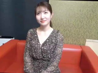 巨乳小模拍大尺度影片_色影師忍不住出手爽摸z